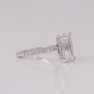 Anillo de Compromiso con Diamante Cultivado en Laboratorio de Corte Radiante de 5 Quilates, Oro Blanco de 14K, Anillo de Boda con Pavé Europeo para Mujer - Product Image 2
