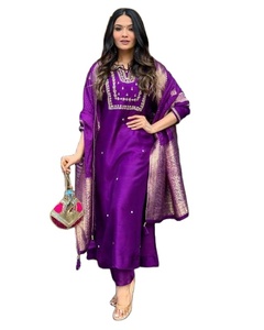 Nouvelle collection de Kurtis évasés imprimés numériquement et brodés pour femmes, tenues de soirée élégantes en tissu doux de georgette, soie et rayonne – Magnifique - Product Image 1