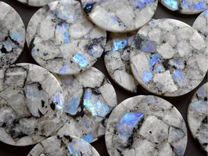 Ensemble de sous-verres personnalisés en pierre de lune arc-en-ciel faits à la main avec un design en terrazzo véritable pour la décoration de la maison, de l'hôtel et des mariages - Product Image 3