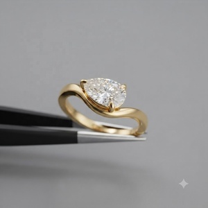 Bague de fiançailles et de mariage personnalisée en or rose 14 carats avec diamant taille poire certifié IGI 1,25 carat, style solitaire croisé est-ouest, pour le petit doigt - Product Image 2