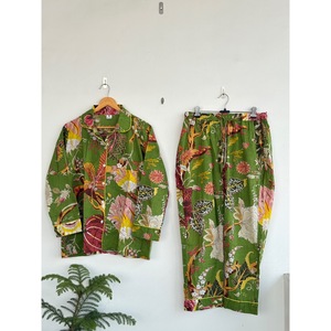 Vestido Camisero Bohemio con Estampado Floral, 100% Algodón, Cuello en V, Manga Larga, Botones al Frente, Cintura Natural, Corte Regular, Transpirable y Ecológico - Product Image 1
