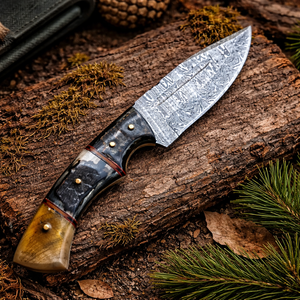 Couteau Skinner Damas fait main 9 pouces, lame fixe en acier Damas, ambidextre, style industriel, manche en corne - Product Image 3