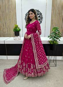 Costume Anarkali traditionnel pour femmes, couleur magenta, avec dupatta brodé, coupe ample, style indien pakistanais, longueur au sol - Product Image 3
