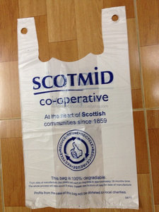 Sac T-shirt en plastique imprimé en couleur avec logo personnalisé, sac en plastique t-shirt, sac à provisions - Product Image 2