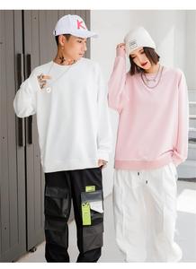 เสื้อสเวตเชิ้ตคอกลมสีพื้นสำหรับผู้ชาย ทรงปกติ ผ้าถัก 100% คอตตอน สวมใส่สบายๆ ในฤดูใบไม้ร่วง - Product Image 3