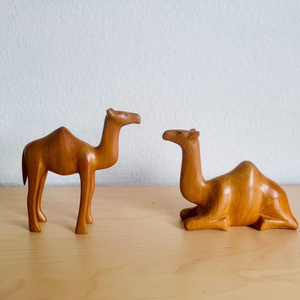 Statue de chameau en bois de luxe pour centre de table, idéale pour la décoration festive de la maison et une présentation élégante sur table. - Product Image 1