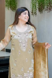 Ensemble de salwar kameez brodé pour femmes, vêtements de fête haut de gamme et costume luxueux aux couleurs pastel - Product Image 3