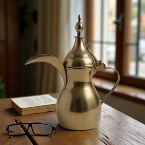 กาแฟอาหรับในกาน้ำแบบดัลลาห์ พร้อมฝาปิดแบบโค้งและหูจับด้านข้าง - Product Image 6