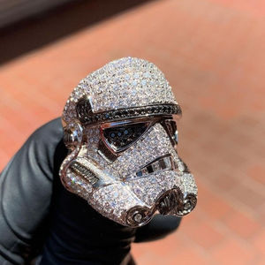 Anillo de Cóctel de Lujo con Máscara de Stormtrooper, Chapado en Oro Sólido de 18K y Diamantes, Regalo para Hombre - Product Image 1