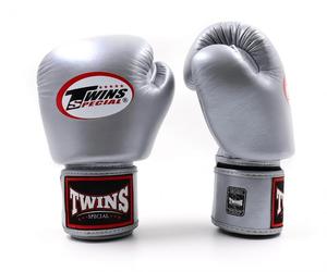Gants de boxe sur mesure professionnels pour jumeaux, équipement de combat de haute qualité, gants de sparring de Muay Thai par Rectangle Sports - Product Image 1