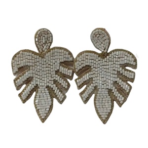 Pendientes Colgantes de Hoja Blanca, Pendientes de Borla Boho Hechos a Mano, Joyería con Cuentas para Mujeres y Niñas, Modernos, Ligeros y Hechos a Mano - Product Image 1