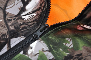Chaleco de caza personalizado de doble cara con camuflaje verde y naranja, diseño de camuflaje duradero para bosques, chaleco de caza unisex. - Product Image 5