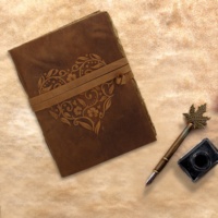 Diario de Viaje Hecho a Mano con Papel de Cuero Repujado Exclusivo, Diseño Retro de Corazón en Acuarela, Tapa Blanda, 120 Páginas
