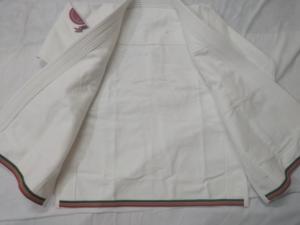 ชุดยิวยิตสูสีขาวแบบกำหนดเองของ Shoyorol ที่ได้รับการรับรองจากปากีสถาน คุณภาพสูงสุด สำหรับบราซิลเลียนยิวยิตสู คาราเต้ และศิลปะการต่อสู้ - Product Image 5