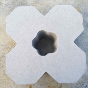 Moule en plastique PP directement de l'usine pour pavés préfabriqués en forme de fleurs et d'herbes - Product Image 4