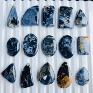 Pietersite naturelle taille coussin cabochon |   Cristal semi-précieux poli à la main |   AMAN GEMS JEWELLERY Vente en gros de pierres précieuses - Product Image 2