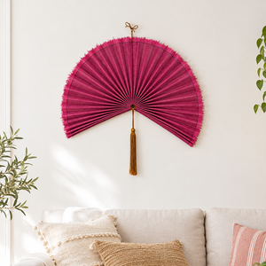 Ventilateur mural en bambou personnalisé en gros, décoration murale tressée style bohème naturel, ventilateur de tête de lit avec pompon, fabriqué au Vietnam - Product Image 1