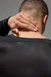 Camiseta Deportiva de Manga Larga Negra para Hombre, Poliéster Elástico, Ropa de Entrenamiento para Gimnasio, Logotipo Personalizado, Marca Privada - Product Image 3