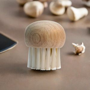 Brosse de nettoyage pour champignons avec manche en bois - Product Image 4