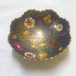 Vente en gros de bols ronds personnalisés de luxe bols de service en métal laiton gaufré colorés de haute qualité pour la maison hôtel et restaurant - Product Image 3