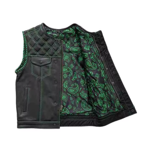 Chaleco de Cuero Personalizado para Motociclistas, Estilo Veraniego para Hombre, con Hombros Acolchados con Diamantes y Adornos con Tachuelas - Product Image 4