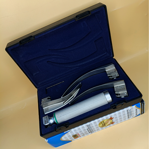 ชุดเครื่องมือตรวจกล่องเสียง LAPA-733071-2-5 แลริงโกสโคปแบบไฟเบอร์ออปติก แมคินทอช 3 ใบมีด ชุด 2-3-4 สำหรับผู้ใหญ่ ด้ามจับคุณภาพพรีเมียม ผลิตจากสแตนเลสสตีล - Product Image 4