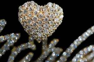 จี้ตัวอักษรเงินแท้ 925 ประดับมอสซาไนต์แบบกำหนดเอง พร้อมห่วงรูปหัวใจ ประดับเพชร VVS สไตล์ฮิปฮอป ของขวัญวันเกิดสุดเพอร์เฟคสำหรับผู้หญิง - Product Image 3