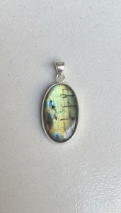 Pendentif certifié en labradorite naturelle et argent tibétain, motif ailes religieuses chrétiennes, breloque de mode pour femme, mariage et fiançailles - Product Image 2