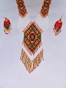 Collier et boucles d'oreilles bohèmes faits à la main avec perles de rocaille : Ensemble de bijoux bohèmes américains, avec boucles d'oreilles POUR FÊTE, MARIAGE - Product Image 4