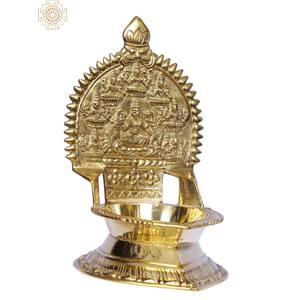 Lámpara Ashtalakshmi hecha a mano de 8 pulgadas en latón Artículo de decoración para el hogar Hecho EN LA India Hecho a mano - Product Image 4