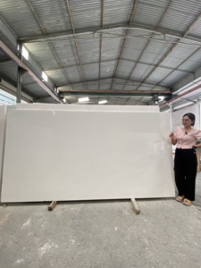 Dalles de marbre travertin blanc du Vietnam en gros, polies haute brillance, découpées sur mesure pour la décoration intérieure d'hôtels, villas et appartements - Product Image 6