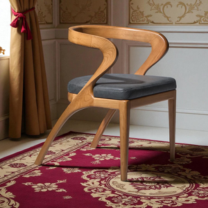 Chaise de salle à manger moderne et contemporaine en bois massif avec coussin en cuir et dossier tressé pour la maison, les restaurants et les cafés (vente en gros) - Product Image 1