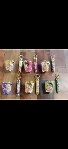 Célébrez la dévotion et la couleur avec ce coffret cadeau festif sur le thème de Radha Krishna, magnifiquement conçu pour sublimer les rituels de pooja. - Product Image 2