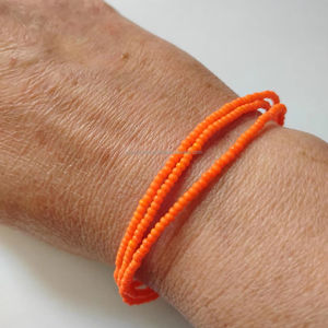 Bracelet extensible artisanal en perles fines multicolores de luxe, perles de rocaille orange, cadeau, vente en gros - Product Image 2