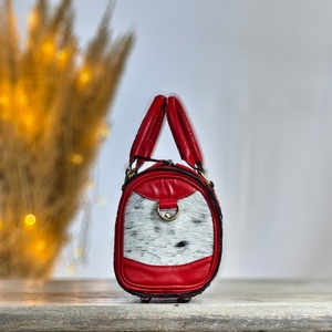 Bolso de Mano de Cuero Genuino de Vaca de Lujo, Fabricado al por Mayor, con Bordado Rojo y Cierre de Cremallera con Piedra Turquesa - Product Image 3