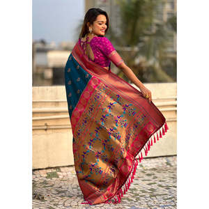 Robe de soirée en denim tissé Zari contrastante, sari en soie Yeola Paithani 0,65g par Elite Weaves - Product Image 3