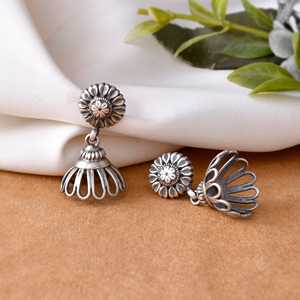 Boucles d'oreilles pendantes Meera Jaipur Fine Dangle Pushp Jhumki - Product Image 2