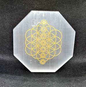 Plaque de chargement en sélénite d'agate naturelle en gros pour le nettoyage énergétique des cristaux et l'équilibrage des chakras - Product Image 2