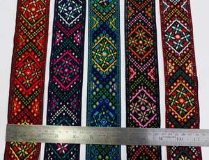 Exclusivo encaje jacquard con diseño floral para decoración de vestidos de novia, bordados y prendas de vestir, proveedor OEM de textiles. - Product Image 2