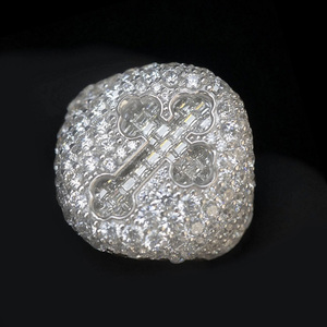 Anillo de Moissanita para Hombre, Estilo Hip Hop, con Incrustaciones Completas de Piedras, Corte Baguette, Diseño de Cruz, Religioso, Personalizado, Estilo Rapper, Bañado en Rodio, con Engaste Pavé, en Plata - Product Image 2