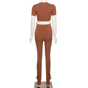 Ensemble deux pièces tendance pour femme : haut et pantalon au-dessus du genou, couleur unie, délavé, éco-responsable - Product Image 5