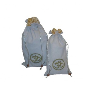 Bolsa con cordón de terciopelo forrado de satén con logotipo de OM, regalo de promoción reciclable disponible en varios tamaños y colores - Product Image 3
