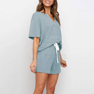 Conjunto Clásico de Shorts de Verano 2026 para Mujer, Traje Corto Informal con Top a Juego, Ajuste Cómodo y Apariencia Elegante - Product Image 4