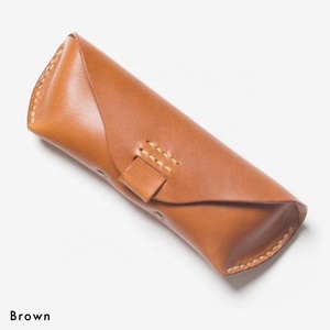 Vente en gros bon marché OEM étui en cuir pour lunettes de mode de haute qualité avec logo personnalisé fabriqué à la main lunettes de voyage mode OEM - Product Image 1