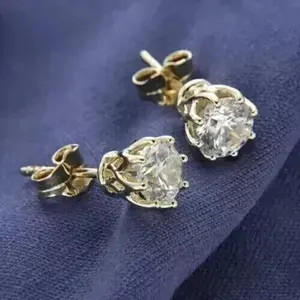 Pendientes de Plata de Ley 925 con Baño de Oro de 14K y Moissanita, Corte Brillante Redondo, Color D, VVS1, Estilo Diamante, Joyería de Lujo para Mujer - Product Image 4