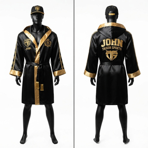 Bata de Boxeo Unisex de Cuero Premium 140 GSM Negra y Dorada con Capucha, Logotipo Personalizado Bordado, Nombre y Letras para Luchadores, Absorbe la Humedad - Product Image 1