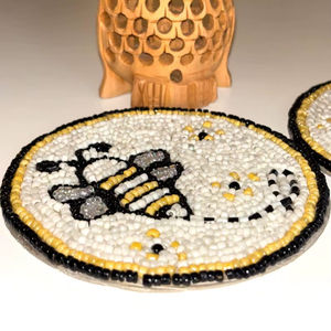 Posavasos de Cuentas de Vidrio Hechos a Mano MS HANDICRAFT - Regalos Religiosos Clásicos con Base de Poliéster (4x4 Pulgadas) - Product Image 1