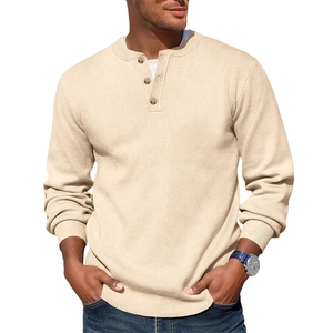 Pull en tricot beige pour homme avec fermeture boutonnée, manches longues - Product Image 1