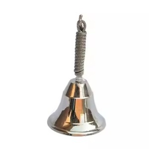 Campana de mesa con mango de metal de acabado antiguo para servicio de invitados en hoteles, recepciones y restaurantes. - Product Image 5