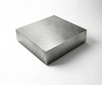 Table basse carrée moderne anti-traces de doigts en acier inoxydable, table d'appoint au design métallique élégant pour les intérieurs contemporains